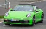 992 Porsche 911 Targa держит потрясающую ретро-крышу