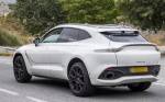 Aston Martin DBX MHEV 2022, попавший на шпионские фото во время тестов
