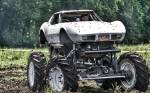 Ford Corvette Monster Truck с двигателем V8 нарушает все правила