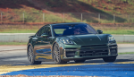 Porsche устанавливает новые рекорды круга на трассе Атланта для серийных седанов и внедорожников