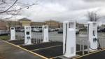 VW's Electrify America будет выпускать новые зарядные устройства для электромобилей в магазинах Walmart