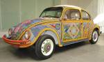 Volkswagen Beetle, украшенный миллионами бус, - мексиканская красавица