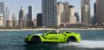 Эта лодка выглядит как Chevy Corvette и может развивать скорость до 62 миль в час