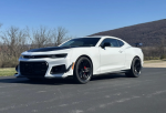 Мужчина покупает новый Chevy Camaro ZL1 1LE Coupe 2023 года за 77 690 долларов, проезжает 30 миль и продает за 88 500 долларов