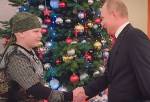 Мужское рукопожатие: президент исполнил мечту тяжелобольного ребенка