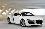 Посмотрите, как этот тупой угонщик использует Audi R8 на радости
