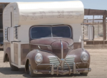 Разбитый и потрепанный Dodge 1930-х годов и Junkyard Camper объединились, чтобы создать Cabana Car