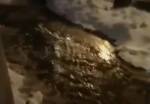 Видео: из-за прорыва трубы на северо-западе Москвы затопило проезжую часть